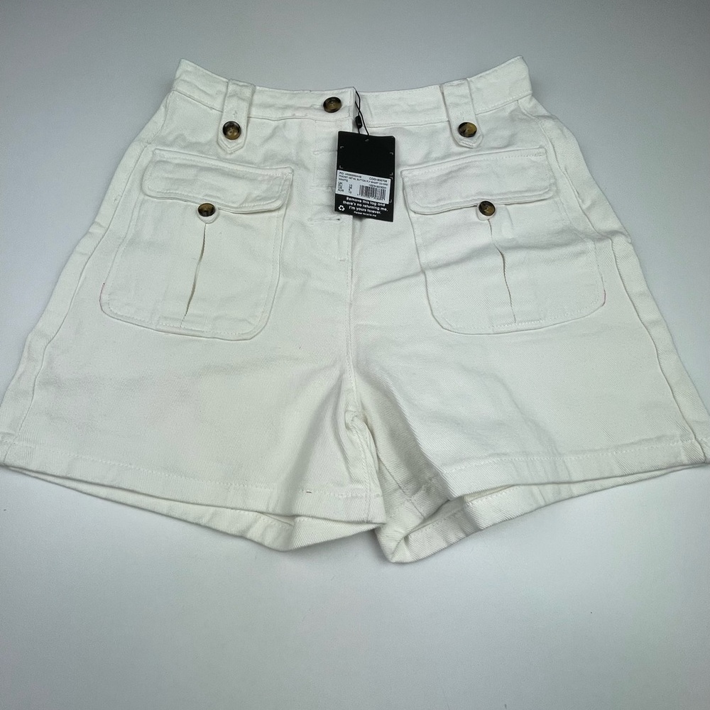 POCKET DETAIL BUTTON FLY SHORT CO ORD
WHITE